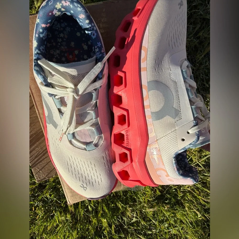 FP Movement x On Cloudmonster Sneakers - Picture 11 of 14